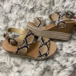 cute snakeprint wedges!!! maybe worn once- great condition! (5.5)